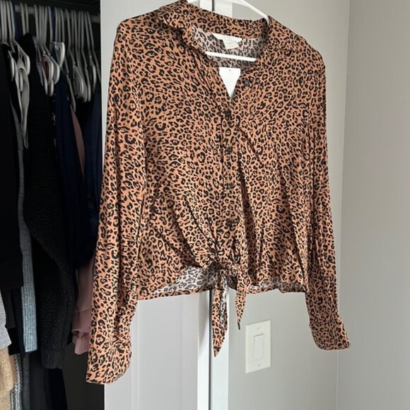 H&M Leopard Button-Up Crop Top, NWT - Picture 2 of 6